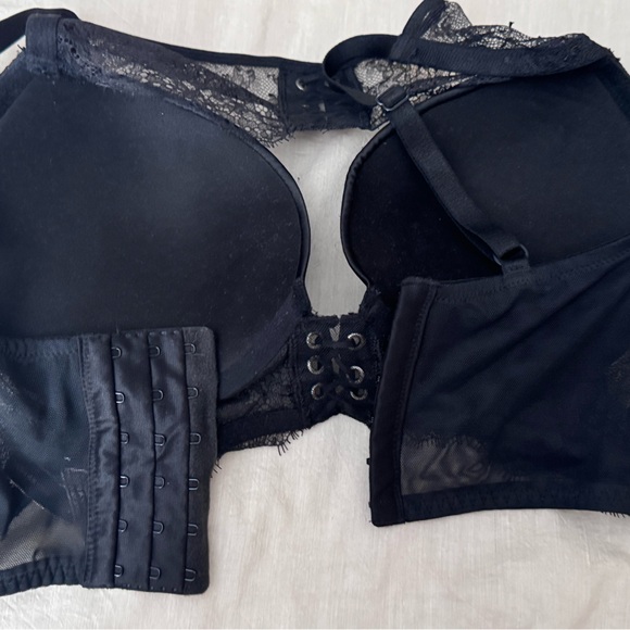 Victoria Secret Lace Bra - Picture 2 of 3